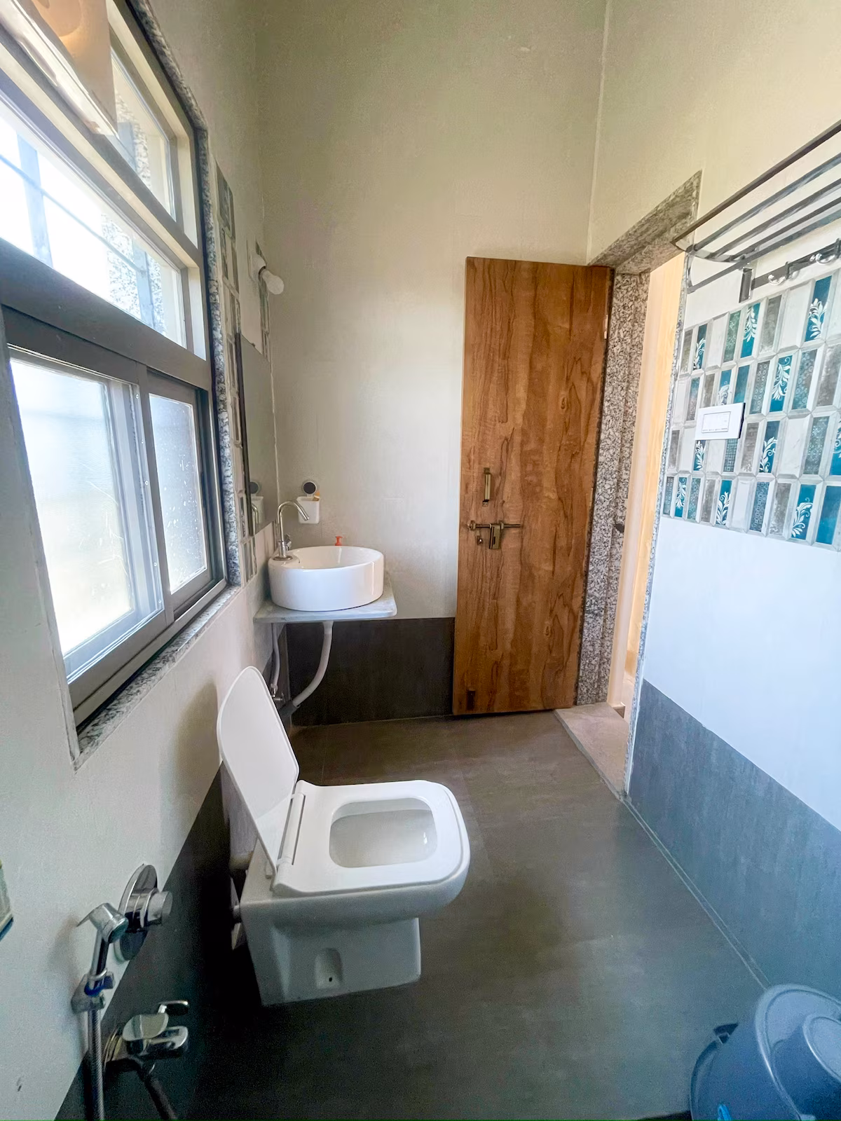 Full bathroom 1
