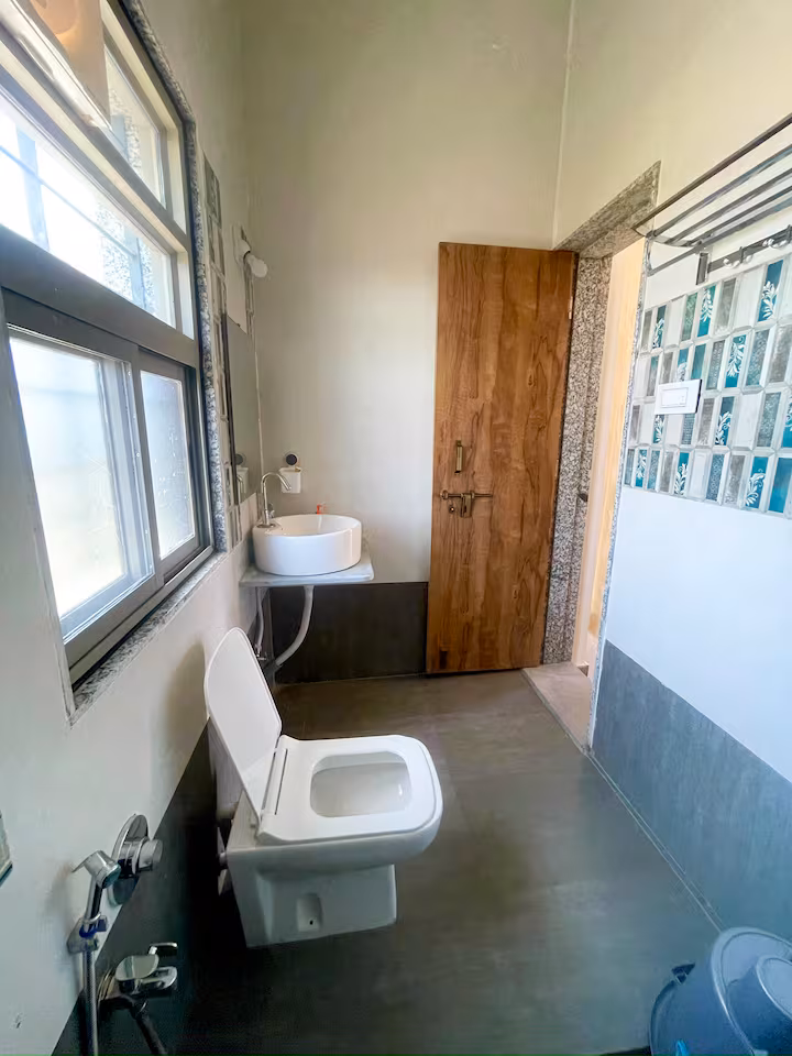 Full bathroom 5